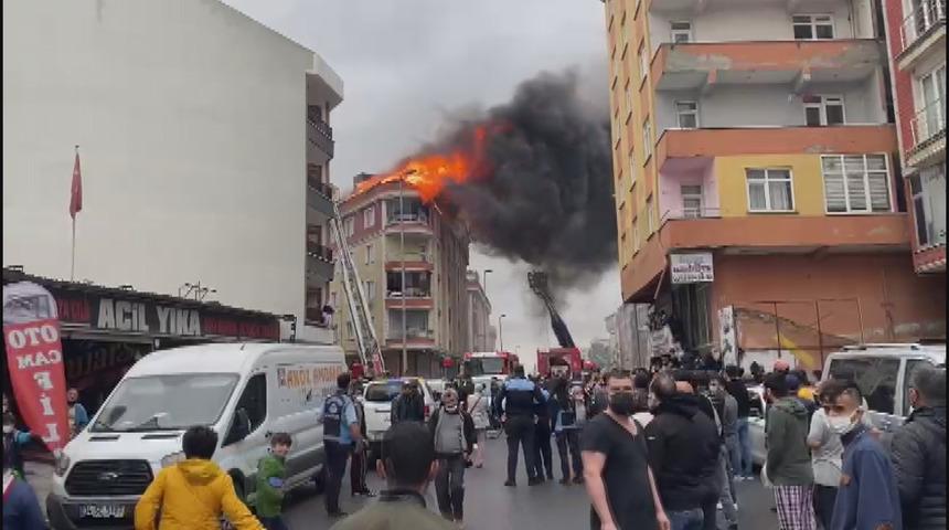 Esenyurt'ta 5 katlı binada korkutan yangın