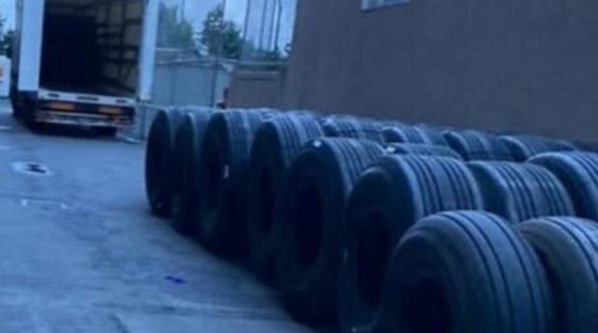 Atatürk Havalimanı'nda gizlendiği TIR kasasındaki lastiklerin arasında yakalandı