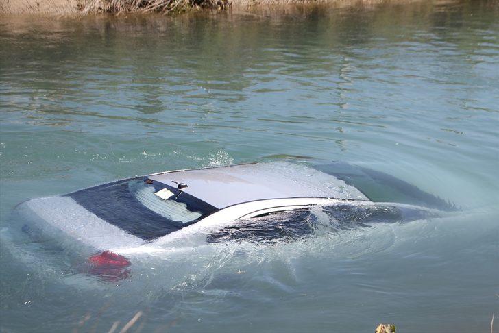 Antalya'da sulama kanalına düşen otomobilin sürücüsü yaralandı G1