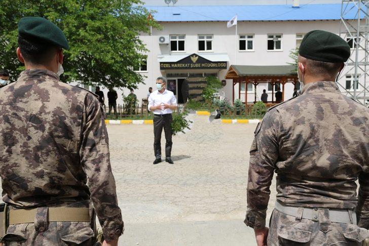 Tunceli'de terörle mücadelenin kahramanı PÖH'ler dualarla Suriye'ye uğurlandı G1