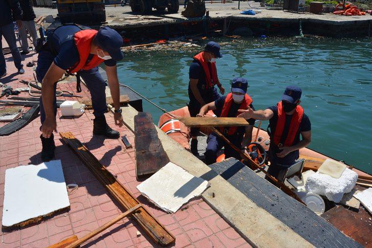 Ayvalık'ta hasar tespit ve enkaz kaldırma çalışmaları sürüyor G2