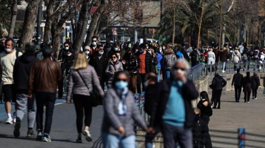 Sağlık Bakan Yardımcısı Tolunay: Testlerde pozitif oranı yüzde 20'lerden 5'lere düşmüş durumda