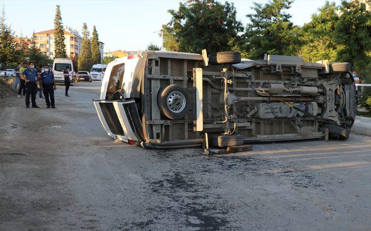 Elazığ'da 3 aracın karıştığı kazada 19 kişi yaralandı G2