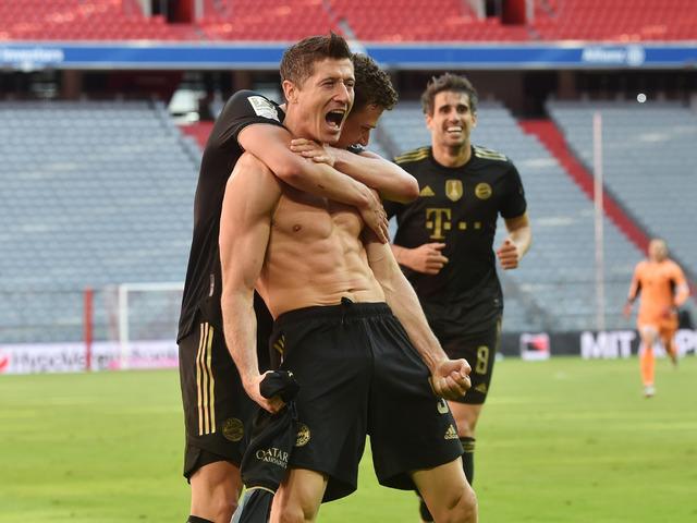 Lewandowski rekor kırdı, Bayern farka gitti