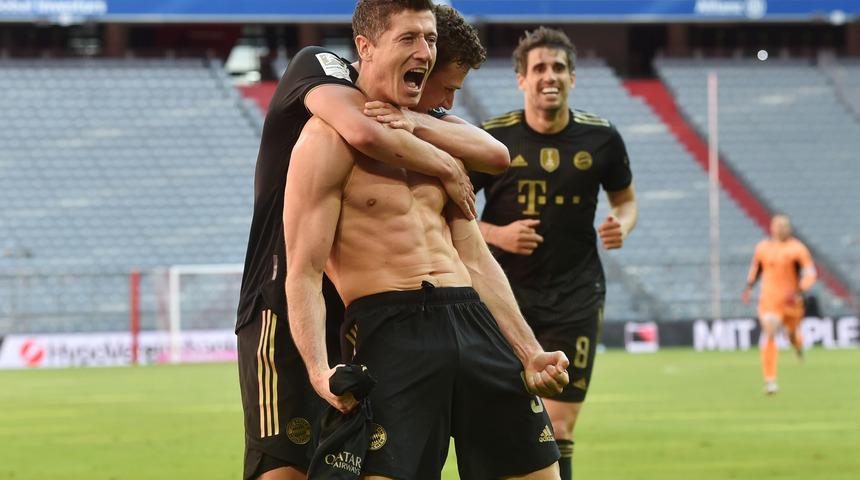 Lewandowski rekor kırdı, Bayern farka gitti