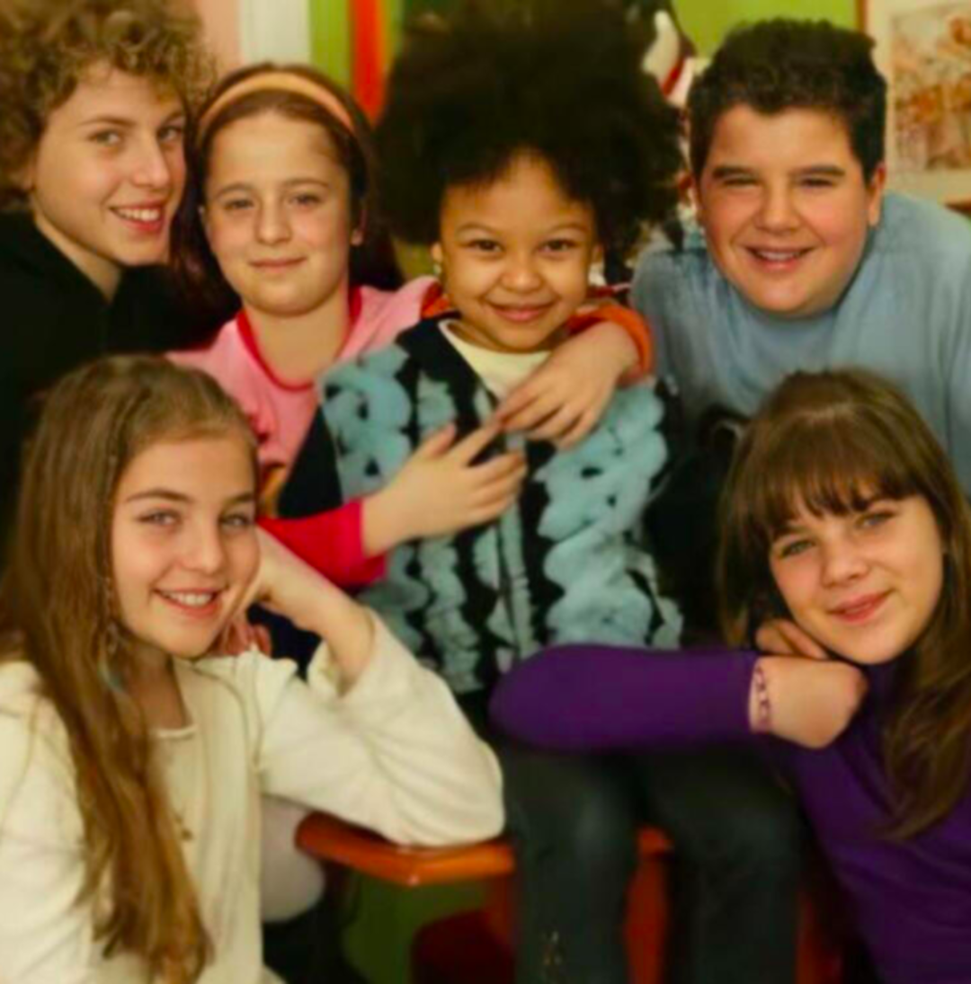 Sihirli Annem ve Selena dizisi kızlarının arası mı a&ccedil;ıldı? K&uuml;st&uuml;kleri konuşuldu!