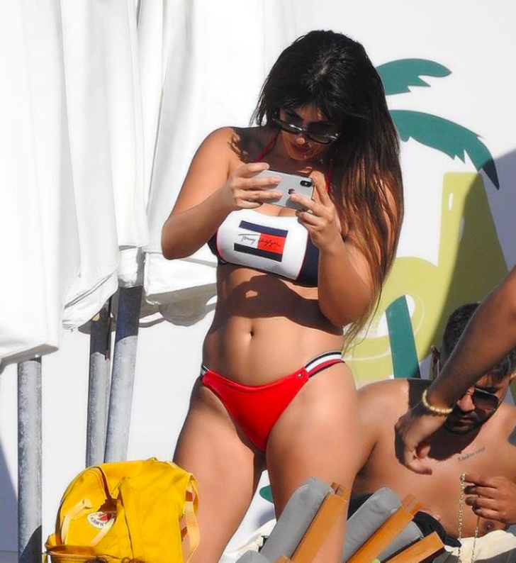 Tuğba Ekinci'nin bikinili pozu sosyal medyayı salladı! İki sezondur aynı bikiniyi giymesi dikkatlerden kaçmadı G4