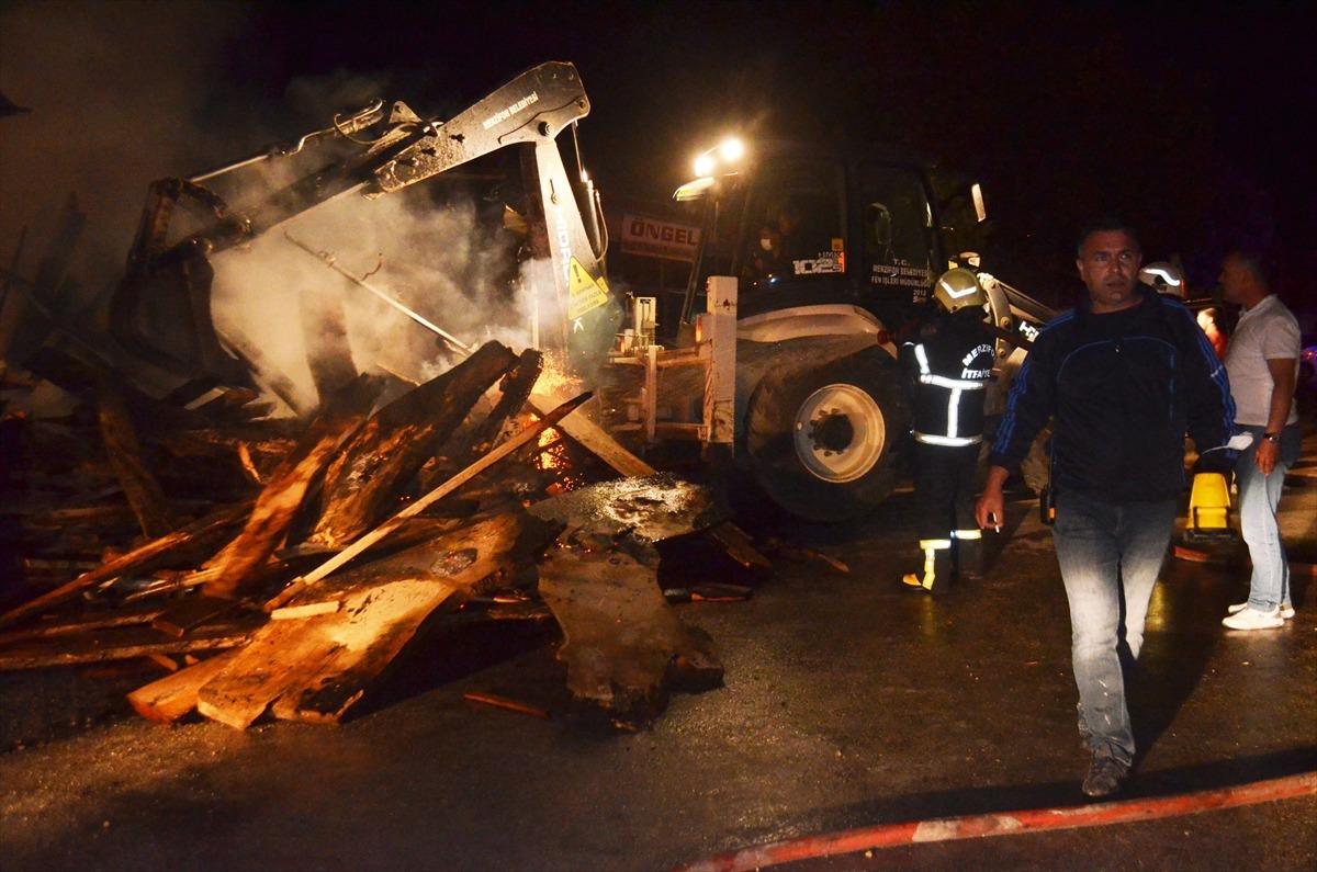 Amasya&rsquo;da &ccedil;ıkan yangın 2 mobilya at&ouml;lyesinde hasara neden oldu