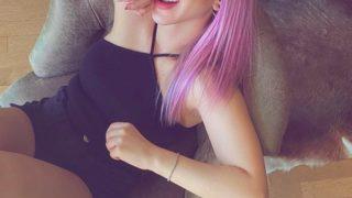 Ece Seçkin'in iç çamaşırsız pozu sosyal medyayı salladı!