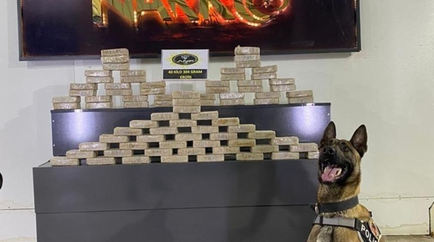 Ağrı'da bir kargo aracında 40 kilo 304 gram eroin ele geçirildi