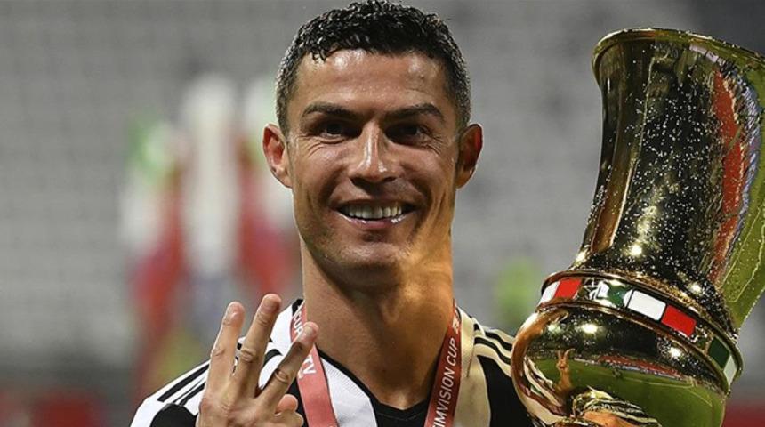 Cristiano Ronaldo, sosyal medyada zirveyi bırakmıyor