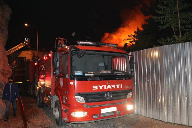 GÜNCELLEME 2- Amasya'daki söndürülen yangının hasarı gündüz görüntülendi G1