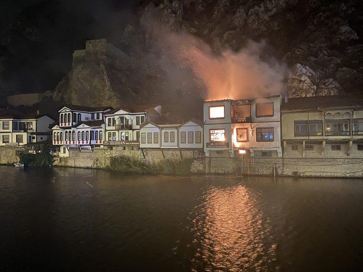 GÜNCELLEME 2- Amasya'daki söndürülen yangının hasarı gündüz görüntülendi G5