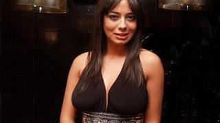 Merve Sevi dekoltesiyle beğeni topladı