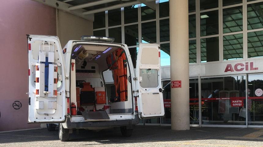 Oğlu babasını bı&ccedil;akladı, m&uuml;dahale eden polise de k&ouml;pek saldırdı