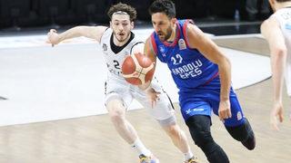 Anadolu Efes, 3-0'la finale yükseldi