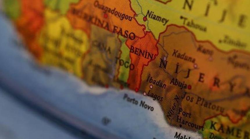 Nijerya'da akaryakıt istasyonunda meydana gelen patlamada 64 kişi yaralandı