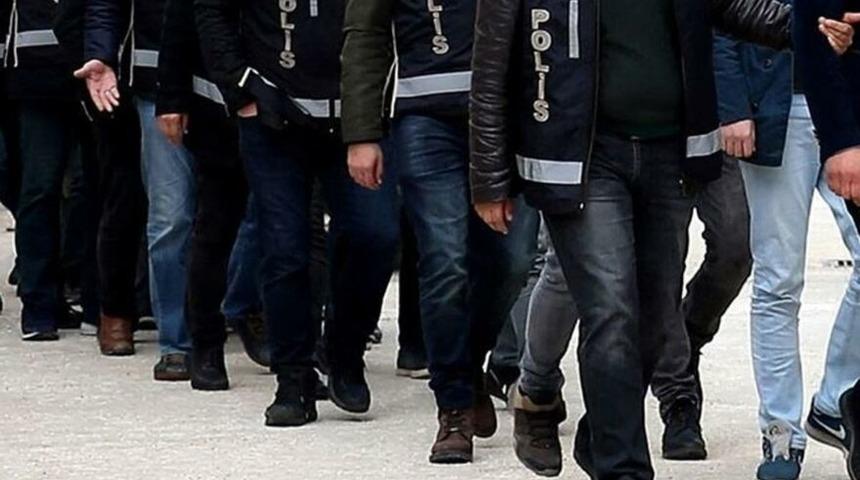 Kocaeli'de yaşlı vatandaşları dolandıran sahte bankacılara operasyon: 19 g&ouml;zaltı