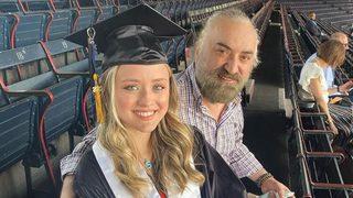 Volkan Konak'ın kızı Amerika'da üniversite bitirdi