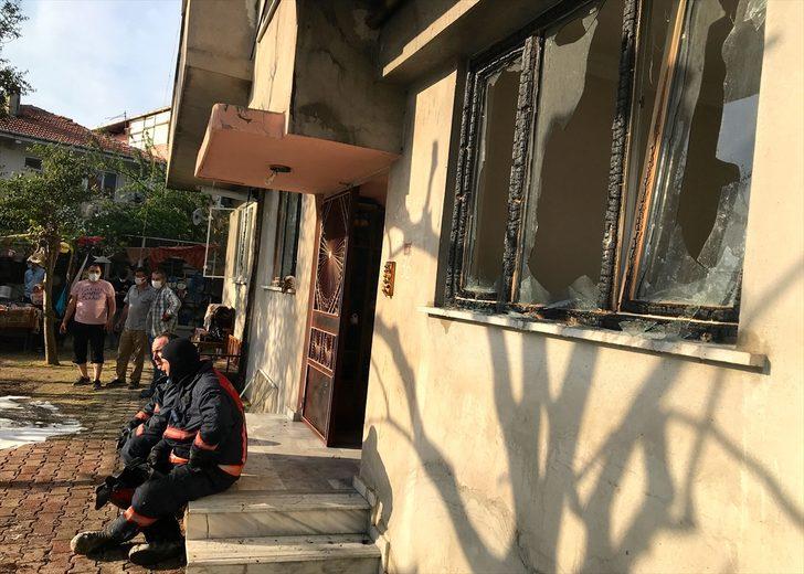 Sakarya'da bir depoda çıkan yangının sıçradığı binadaki çift yaralandı G5