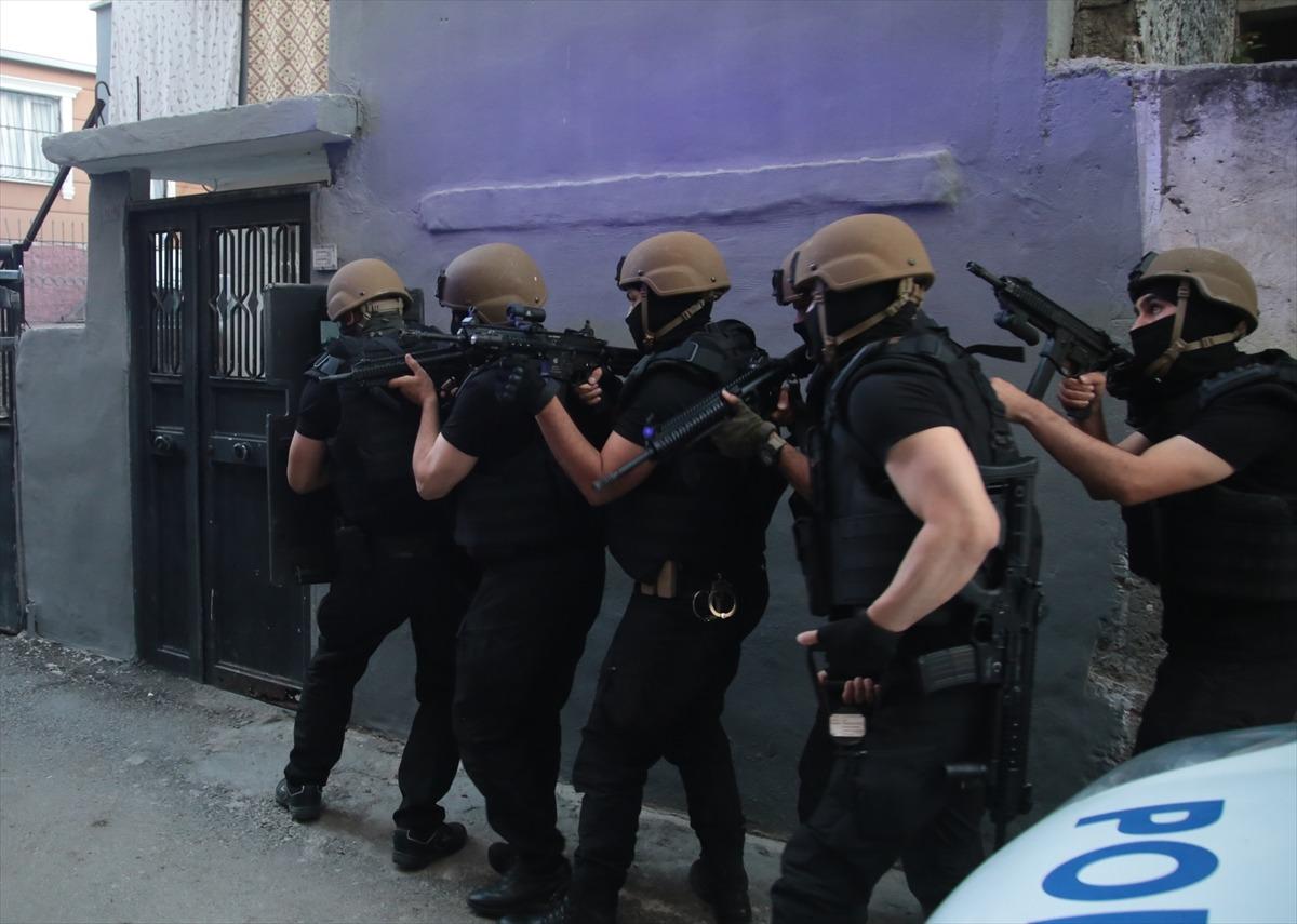 G&Uuml;NCELLEME - Adana merkezli PKK/KCK'ya y&ouml;nelik operasyonda 18 ş&uuml;pheli yakalandı