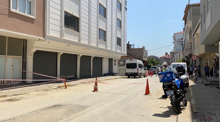 Ümraniye'de garajda çökme meydana geldi, 2 bina boşaltıldı