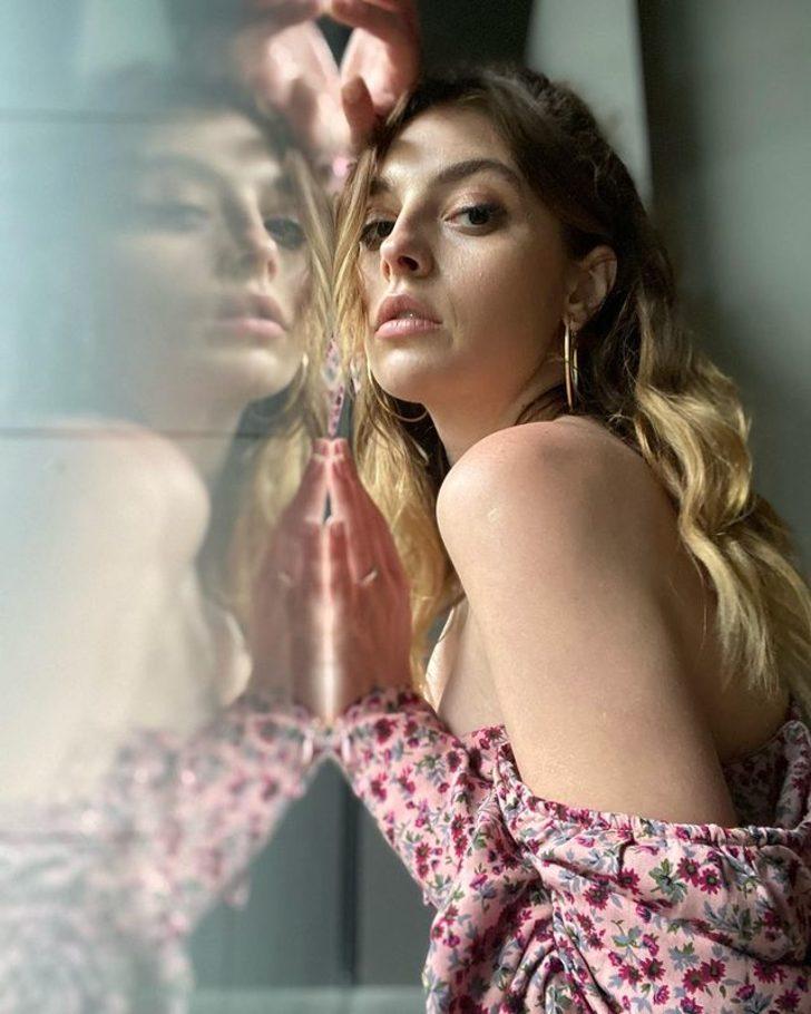 Sadakatsiz'in Derin'i Melis Sezen dekolteli pozlarıyla nefes kesti! G3