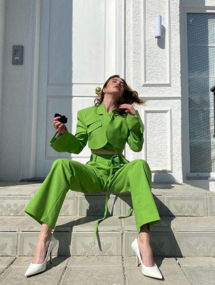 Sadakatsiz'in Derin'i Melis Sezen dekolteli pozlarıyla nefes kesti! G4