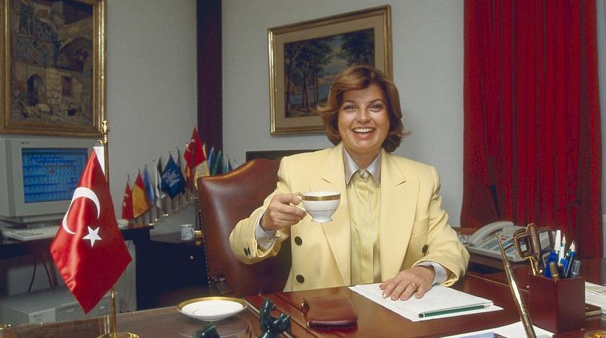 "Ecevit'in vedalaşma zamanı gelmiştir"