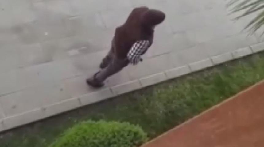 Akılalmaz olay! Bankaya giderken kendisini takip ettiğini öne sürdüğü kişiyi vurdu