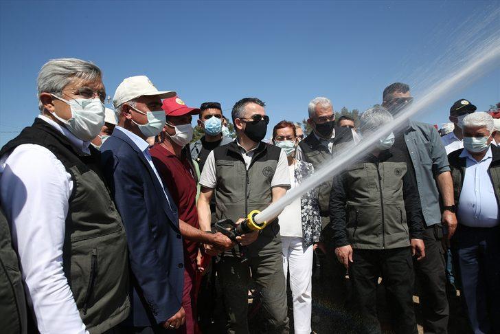 Bakan Bekir Pakdemirli, Adana'daki yangında ekili arazilerin zarar görmediğini bildirdi G2