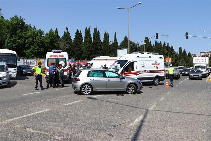Tekirdağ'da hasta almaya giden ambulansla otomobil çarpıştı: 1 yaralı G1
