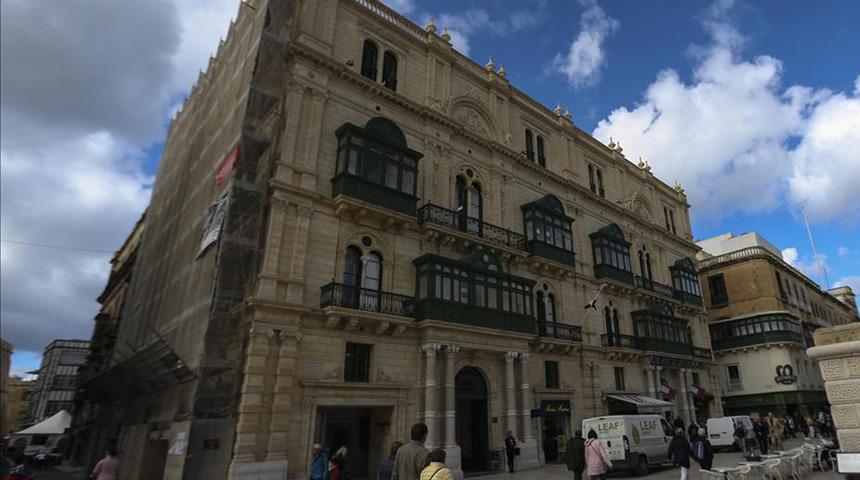 Malta, AB içinde yetişkin nüfusun yüzde 70'ini aşılayan ilk ülke oldu