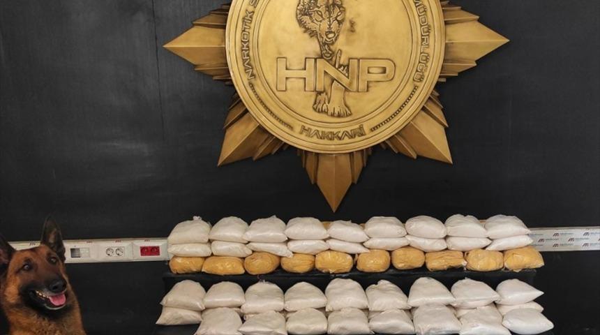 G&Uuml;NCELLEME - Hakkari'de 101 kilo 200 gram eroin ele ge&ccedil;irildi