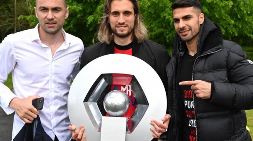 Burak Yılmaz: Türklüğün ne demek olduğunu biliyoruz