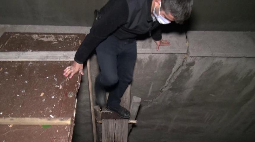 Polis baskınından kaçmak için tahtadan köprü kurmuşlar