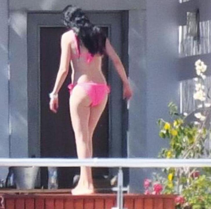 Tatil sezonunu açan Onur Ünlü sevgilisi Hazar Ergüçlü'yü öpücüklere boğdu! G1