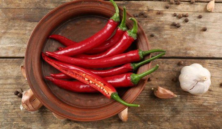Bu besin vücutta iltihap bırakmıyor! İşte iltihabın geçmesinde çok etkili olan Cayenne Arnavut biberi G3