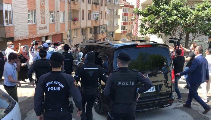 Ekrem İmamoğlu'na protestoda arbede! Makam aracına saldırdılar