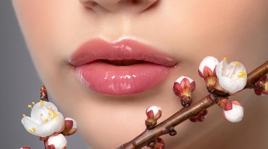 Dolgun dudaklar için cerrahi işlemlere binlerce lira harcamanız gerekmiyor! 5 ekonomik yöntem...