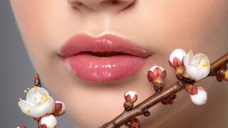 Dolgun dudaklar için cerrahi işlemlere binlerce lira harcamanız gerekmiyor! 5 ekonomik yöntem...