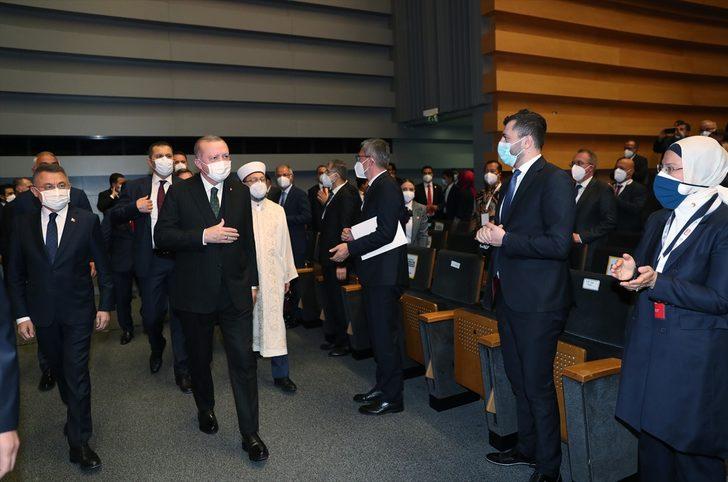 Kültür ve Turizm Bakanı Ersoy, I. Uluslararası Medya ve İslamofobi Sempozyumu'nda konuştu: G1