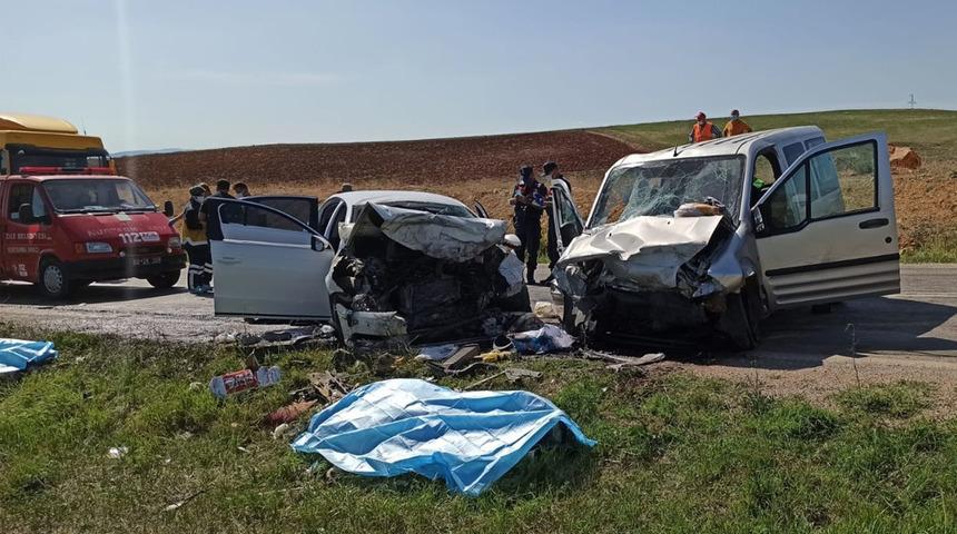 Tokat’ta iki araç kafa kafaya çarpıştı: 4 ölü, 7 yaralı