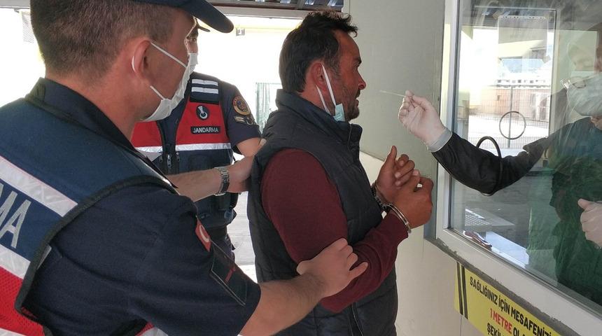 Amcasını darptan tutuklandı, Covid-19 testine götürülürken tehdit etti
