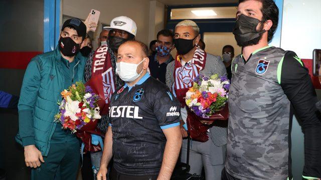 Trabzonspor'un anlaşmaya vardığı Gervinho ve Peres, Trabzon'a geldi