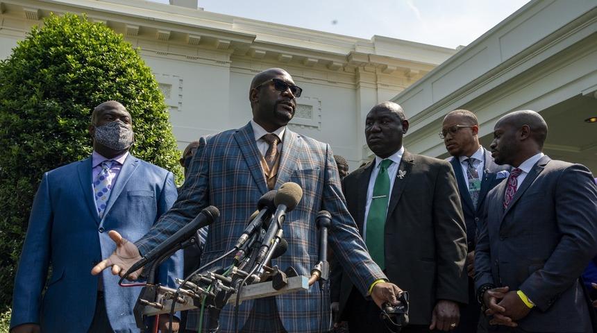 Biden, George Floyd’un ölümünün 1'inci yıl dönümünde ailesiyle görüştü