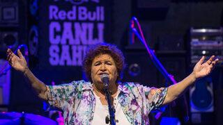 Selda Bağcan’a hırsızlık şoku!