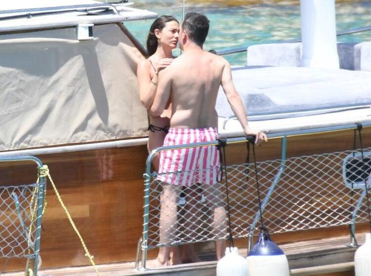 Aşk sarhoşu Oğuzhan Koç sevgilisi Demet Özdemir'i öpücüklere boğdu! G3