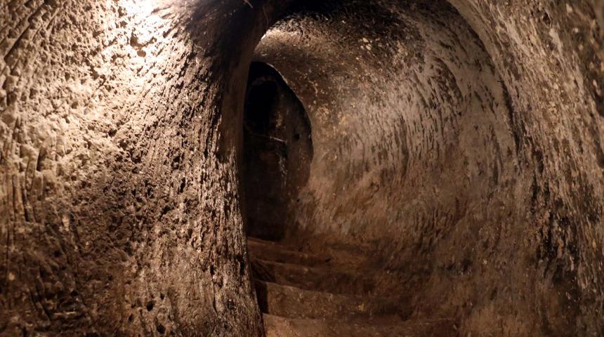 Gaziantep Kalesi'nin altındaki tarihi tüneller turizme kazandırılıyor