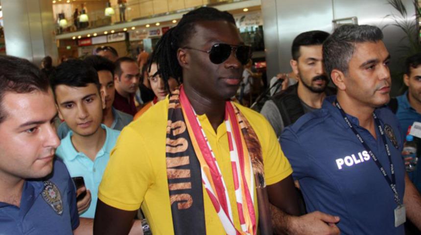 Alanyaspor Bafetimbi Gomis ile ilgileniyor
